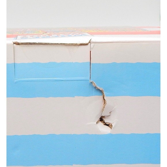 Where’s Waldo? 3000 Piece Jigsaw Puzzle 32" x 45" By Aquarius Sealed - Picture 5 of 7